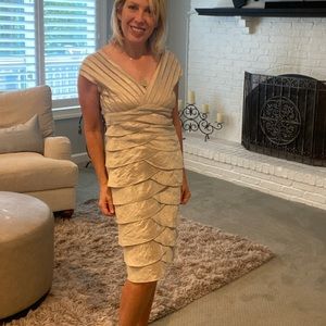 Adrianne Papell cocktail dress size 4